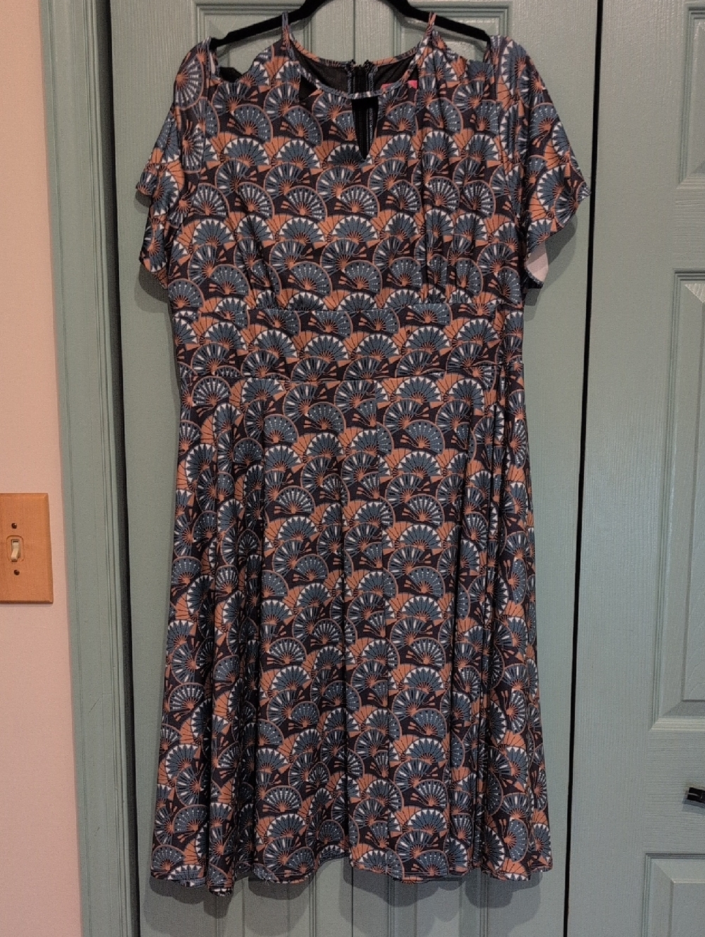 Blue and Tan Fan-Print Midi Dress